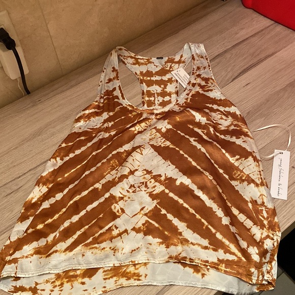 Young fabulous and broke top - Picture 3 of 4